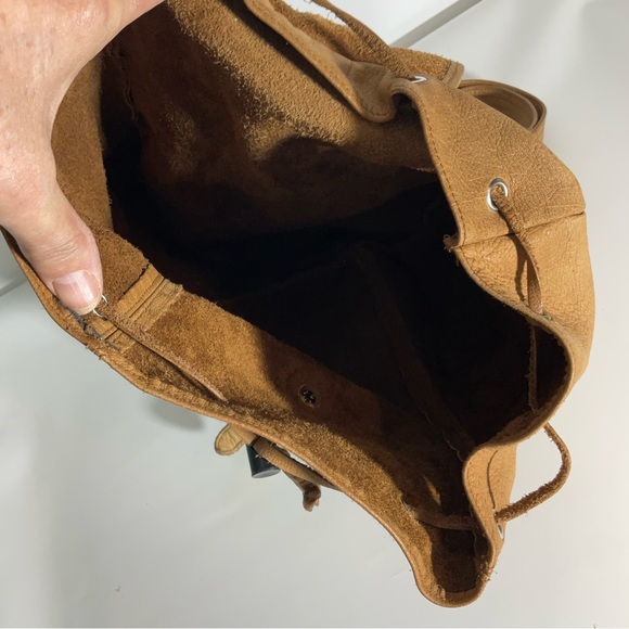 Picard Water Buffalo Leather Backpack w/LG Inside/Outside Buckle Closure pockets - Picture 9 of 16